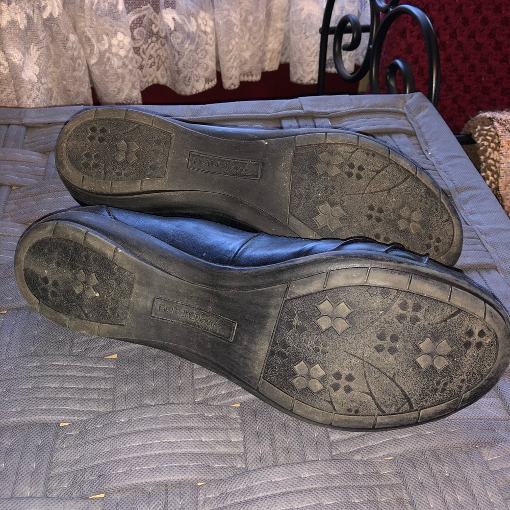 Naturalizer Shoes - Picture 3 of 4
